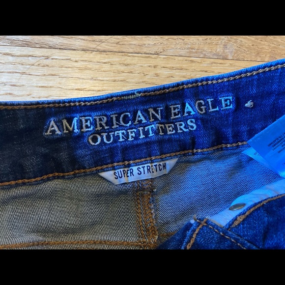 💙AEO | Medium Rinse Indigo Denim Cutoffs💙 - Picture 3 of 4